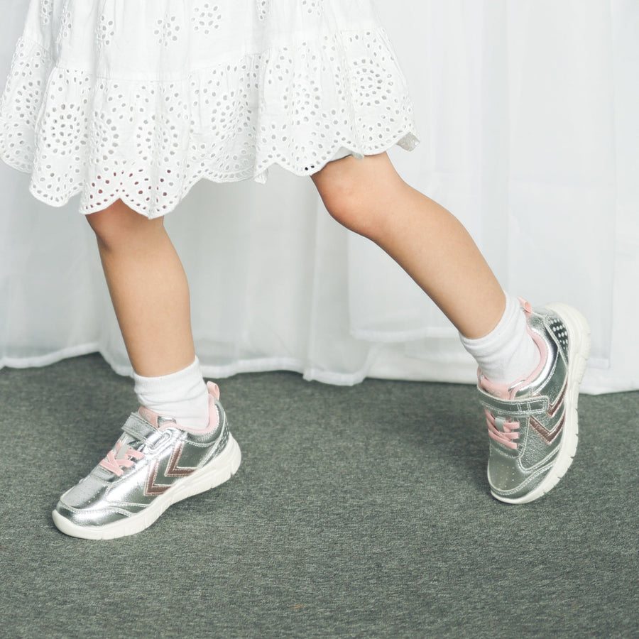 Hummel Crosslite Silver Glitter Girls Trainer 231652